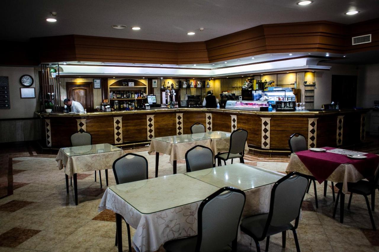 Hostal Restaurante El Paso Bailén Esterno foto